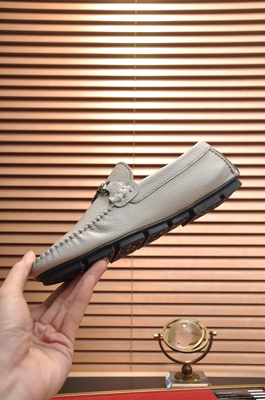 Men's men's shoes 💰420💶 [LV Doudou shoes] (water-dyed cowhide lining) new model is on the market, available on the official website. The new Doudou shoes are processed into single-color materials, and the uppers are made of imported horsehide leather. The body of the shoe is fully hemmed with mark thread, and is lined with imported original cowhide leather. The elegant shoe shape is super suitable for all-matching, and the size is 38-44.